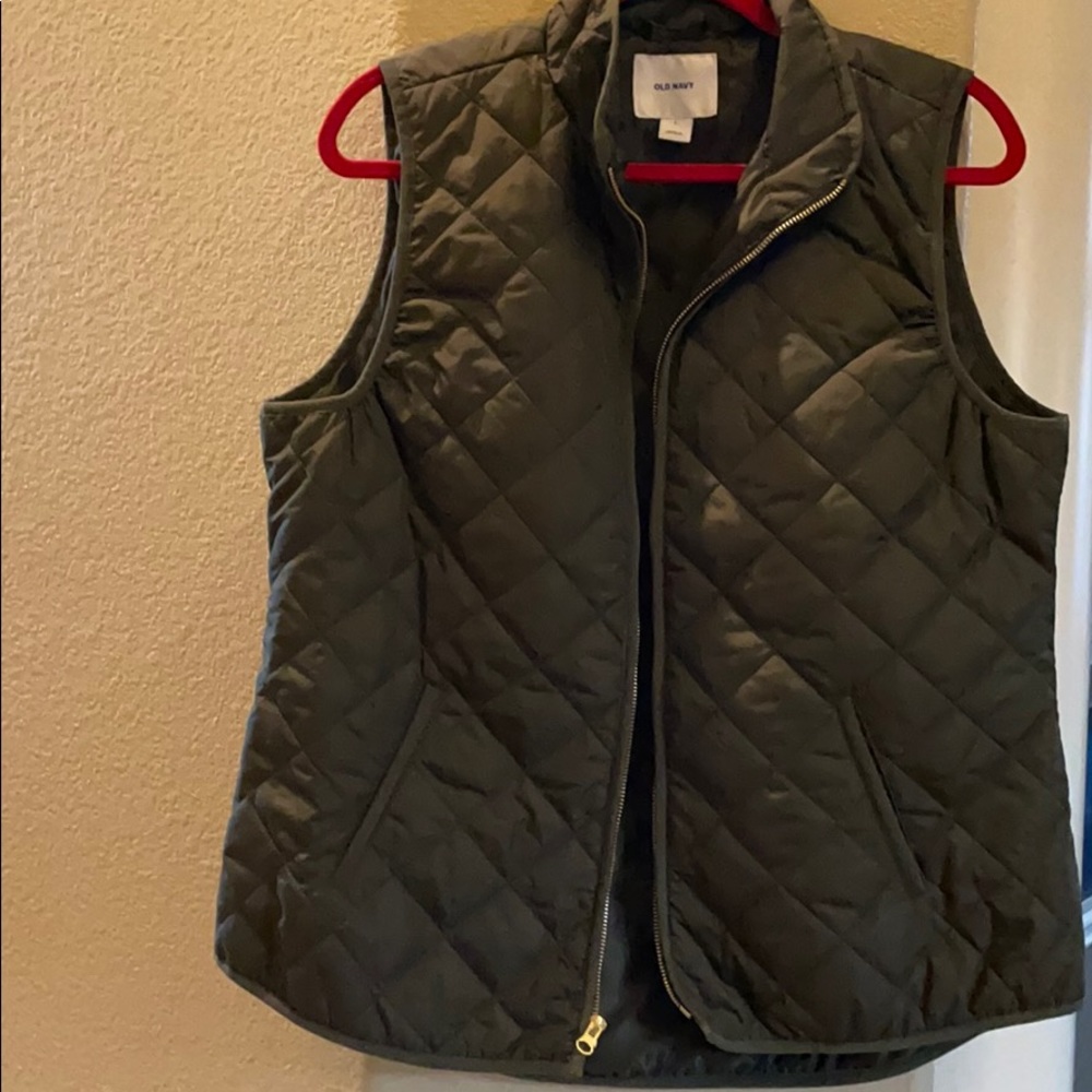 Old navy hunter green puffer vest